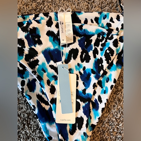 Cupshe - Black twist front & leopard print bikini set; MIXED SIZING (M/L) NWT - Picture 4 of 6
